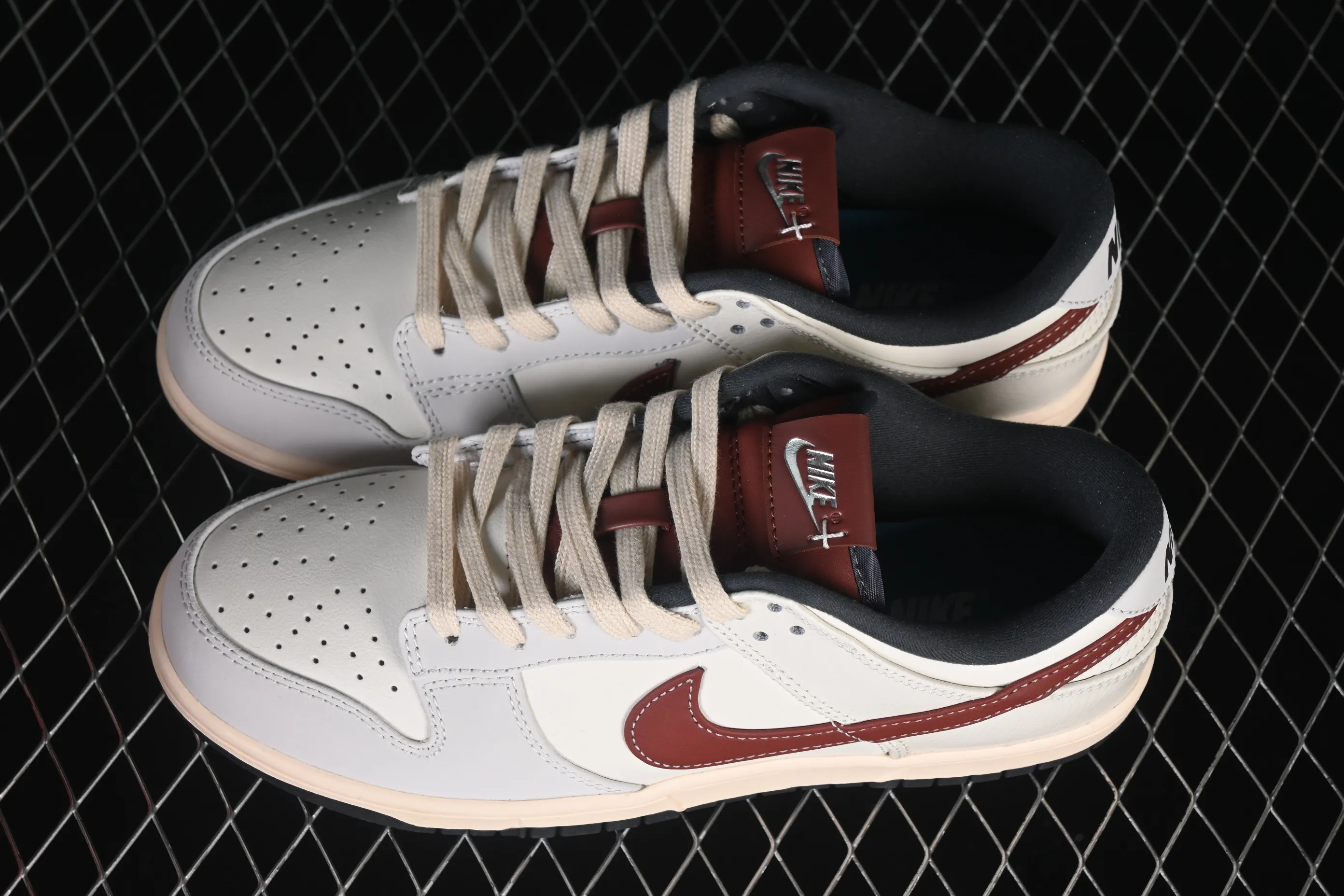 All categories Nk SB Dunk Series Nk SB Dunk Low High-end customized low-top sneakers Nike SB Dunk Low Beige Red Low-top casual sneakers WB0620-118